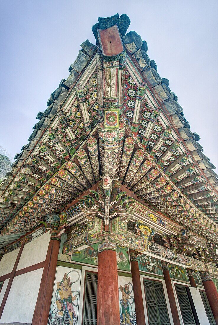 Pavilion detail, Pohyon Buddhist Temple (Pohyon-sa), Myohyangsan, Democratic People's Republic of Korea (DPRK), North Korea, Asia