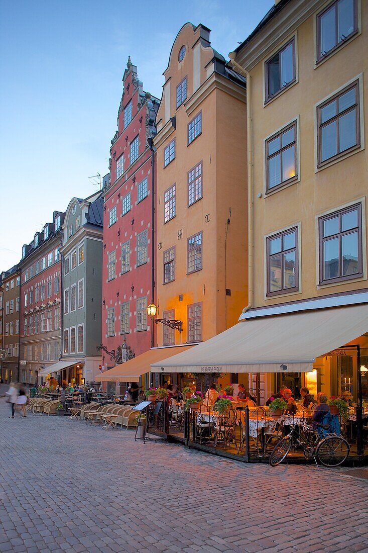 Stortorget Square cafes at dusk, Gamla Stan, Stockholm, Sweden, Scandinavia, Europe