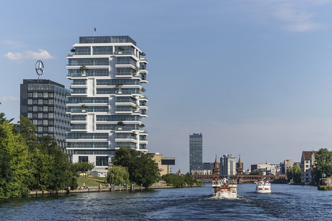 New Architecture, Media Spree, Mercedes, Living Levels, Tour boats River Spree, Oberbaum Bridge, Berlin