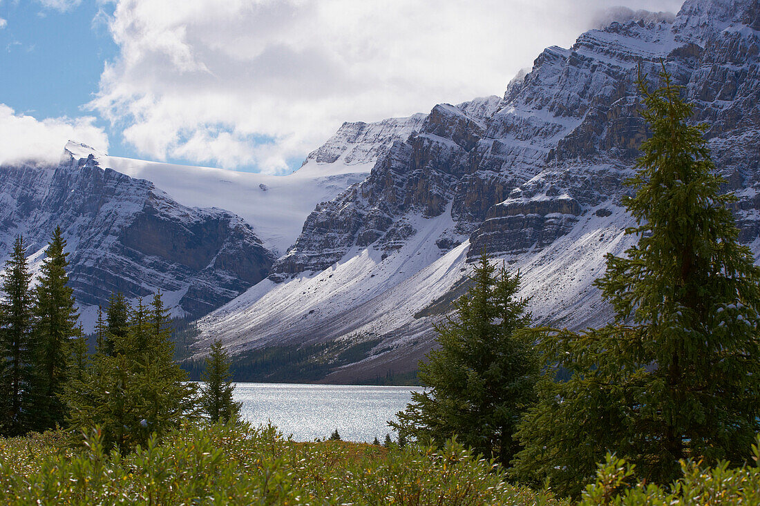 Bow Lake, Banff National Park, Rocky Mountains, Alberta, Canada