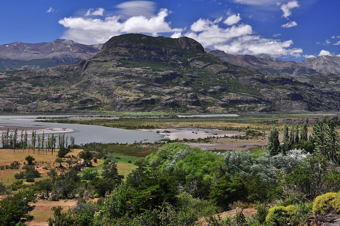 'Flusstal des Río Ibáñez bei Cerro Castillo, Carretera Austral, Región Aysén, Patagonien, Anden, Chile, Südamerika;'