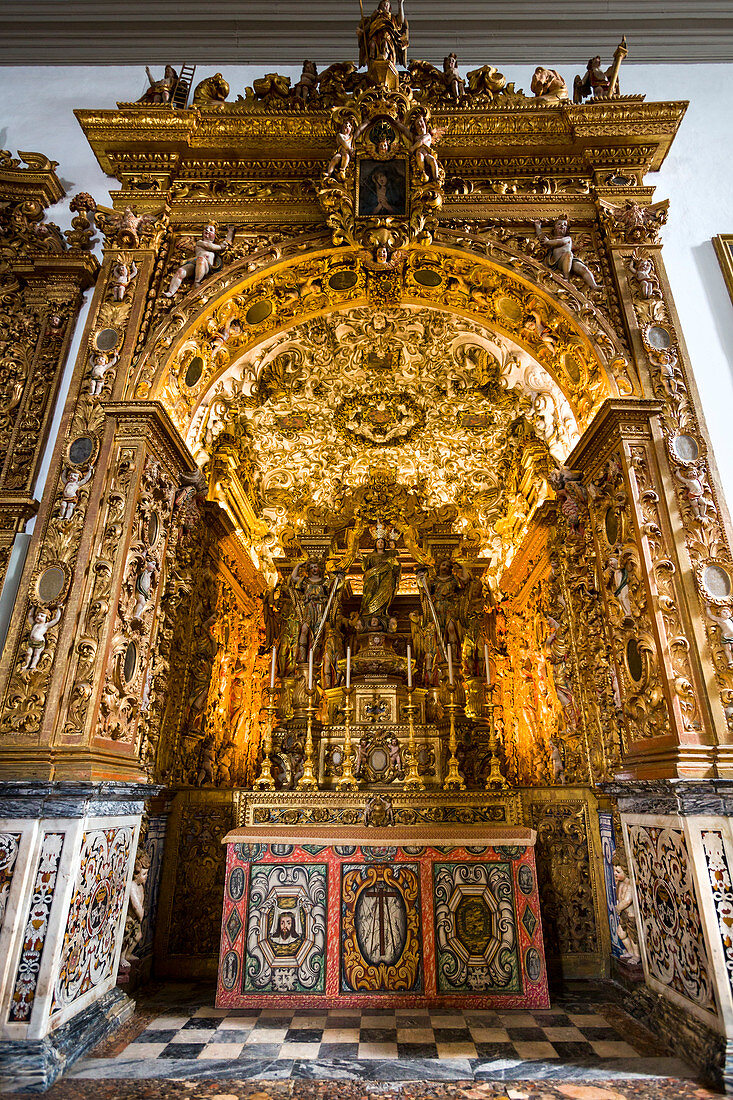 Interior view of the altar in Se Cathedral, Faro, Algarve, Portugal