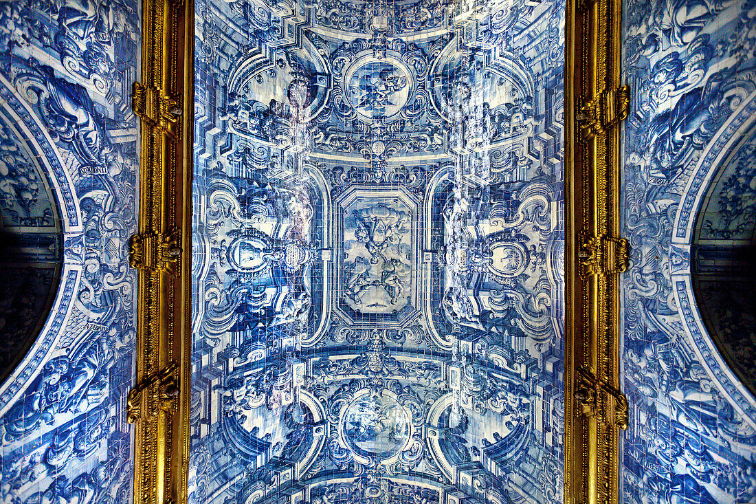 Tiles (Azulejos), church Igrja de Sao Laurenco, Almancil, Algarve, Portugal