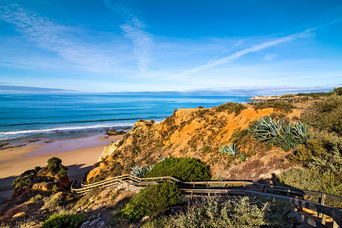 Blick auf den Strand, Praia do Vau, Praia da Rocha, Algarve, Portugal