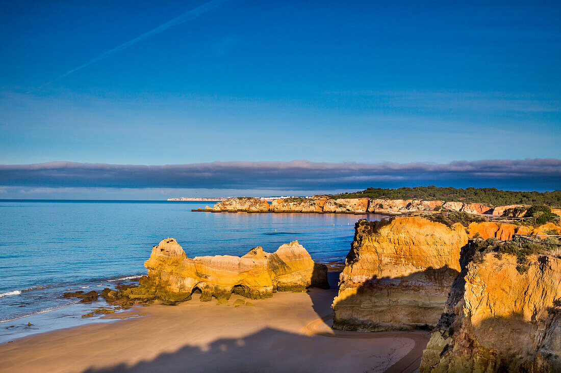 Blick auf den Strand, Praia do Vau, Praia da Rocha, Algarve, Portugal