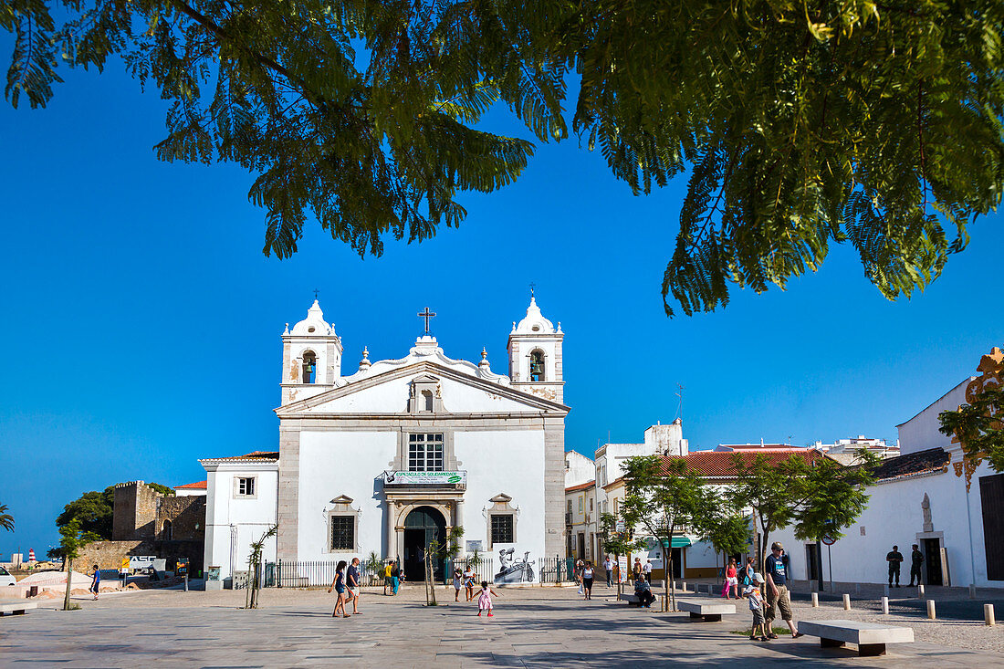 Praca do Infante and church Santa Maria, Lagos, Algarve, Portugal