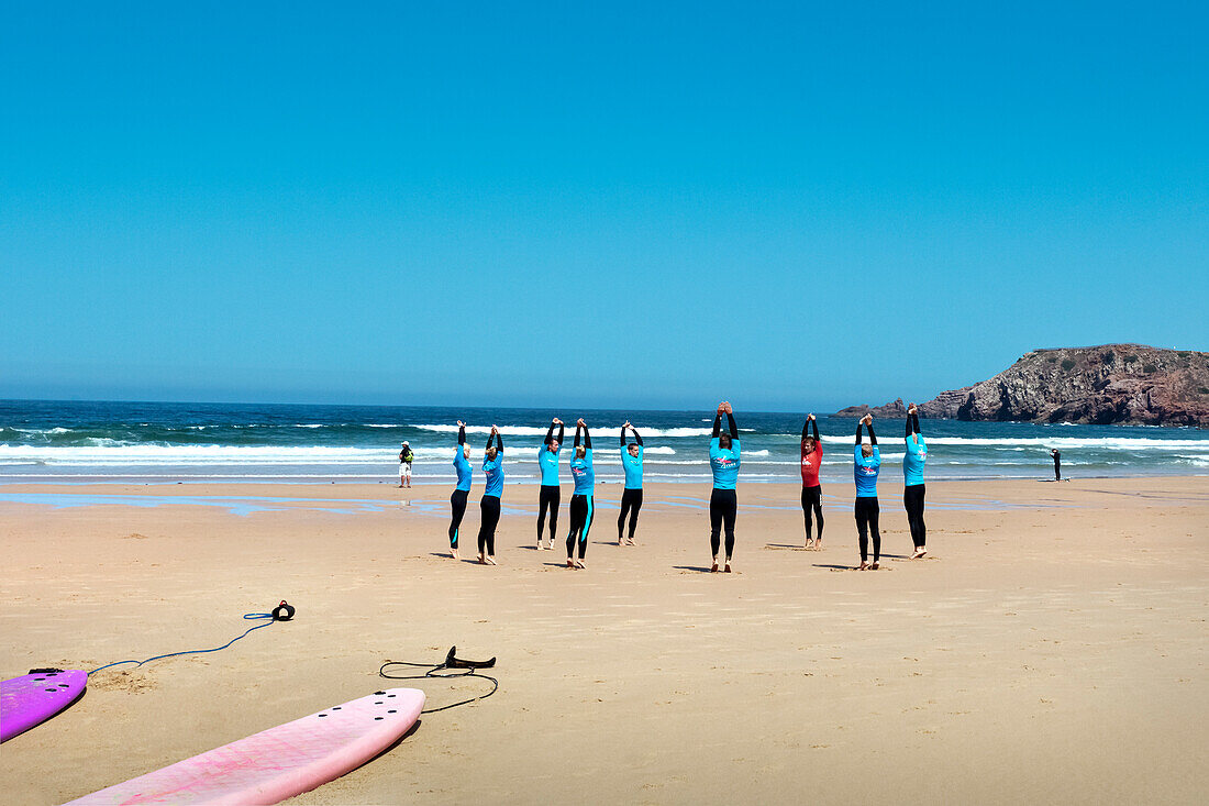 Surfer, Praia da Bordeira, Carrapateira, Costa Vicentina, Algarve, Portugal