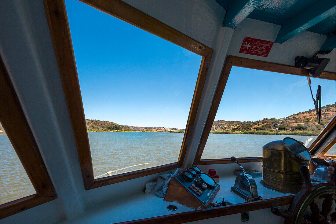 Blick von der Brücke, Bootstour auf dem Grenzfluß Guadiana, Algarve, Portugal