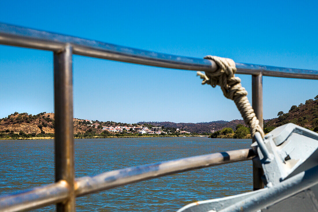 Blick vom Schiff, Bootstour auf dem Grenzfluß Guadiana, Algarve, Portugal