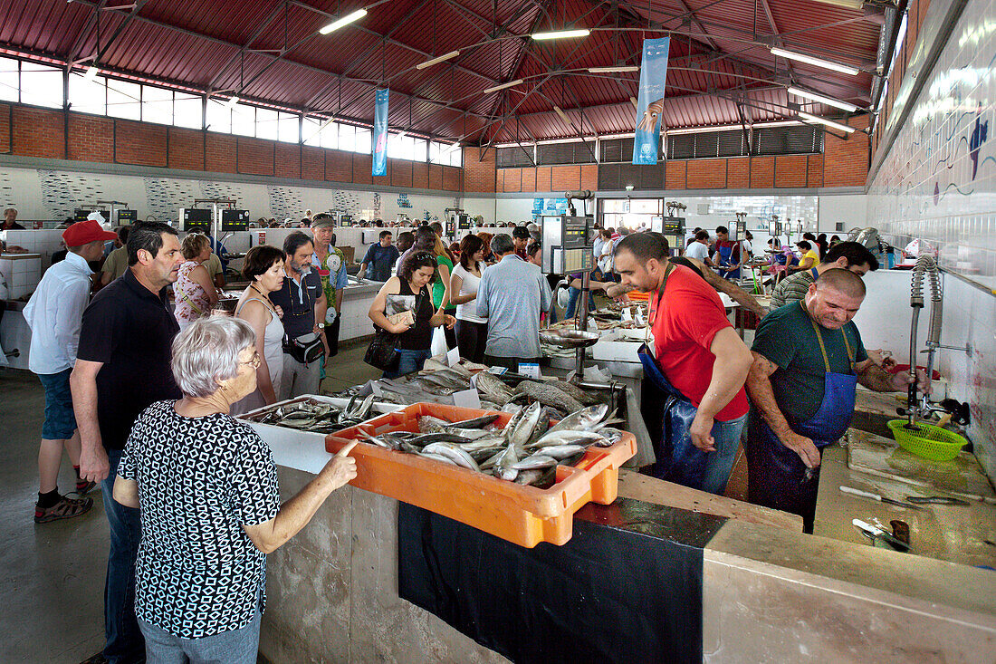 Fischstand, Fischhalle, Markhalle, Olhao, Algarve, Portugal