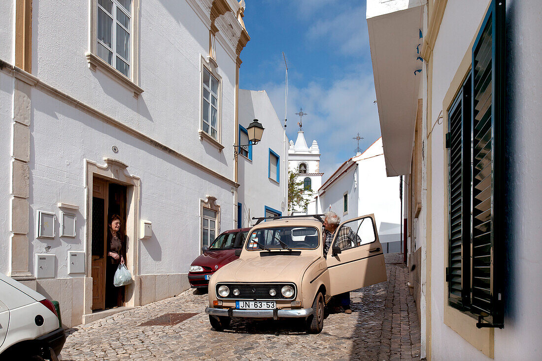 Alter R4 in einer Gasse, Dorfansicht, Alte, Algarve, Portugal