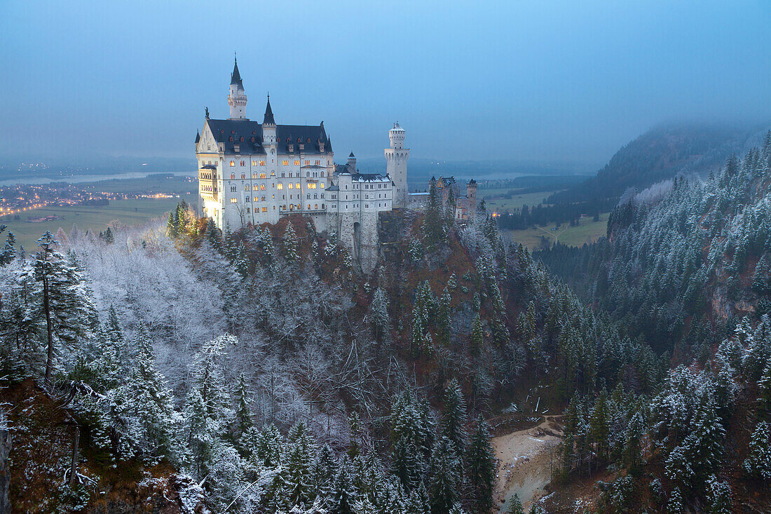 Neuschwanstein Castle in winter, Fussen, Bavaria, Germany, Europe