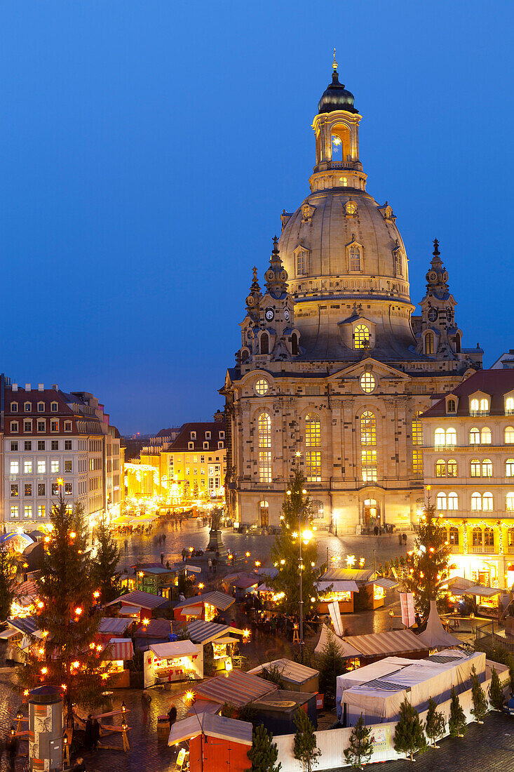 Overview of the New Market Christmas Market beneath the Frauenkirche, Dresden, Saxony, Germany, Europe