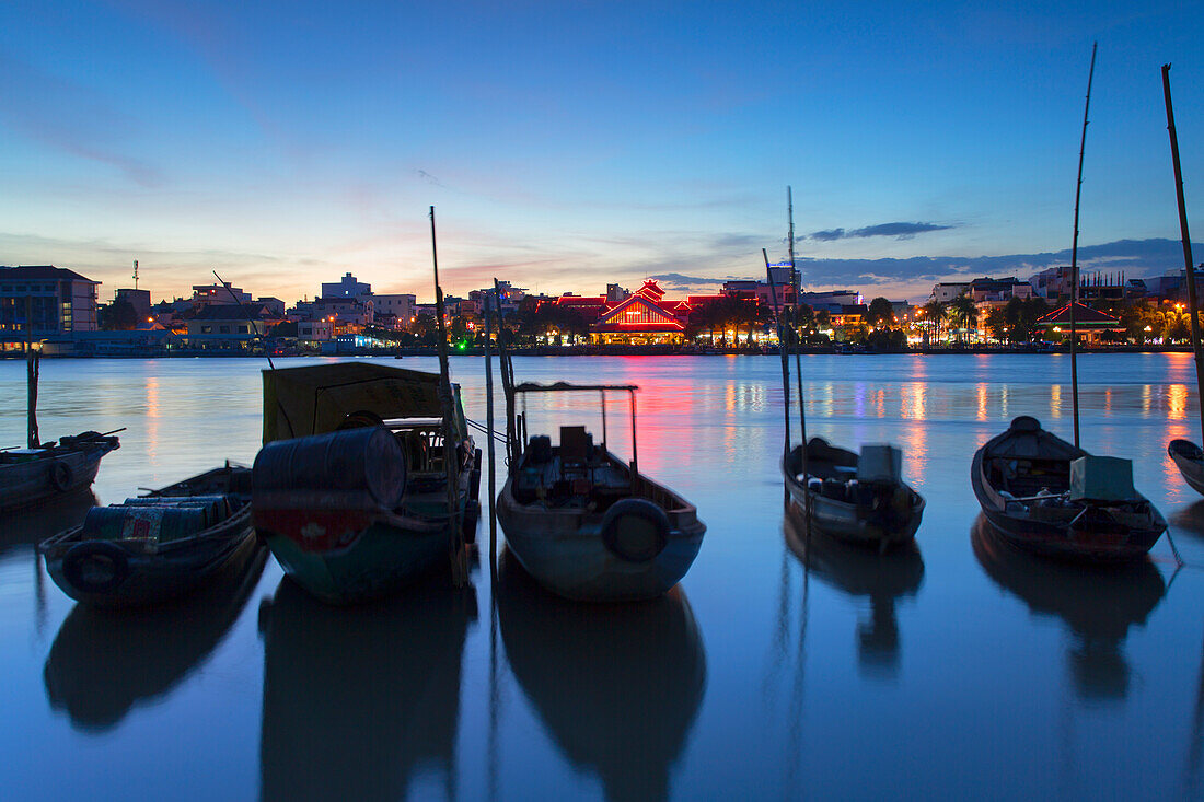 Boats on Can Tho River at sunset, Can Tho, Mekong Delta, Vietnam, Indochina, Southeast Asia, Asia
