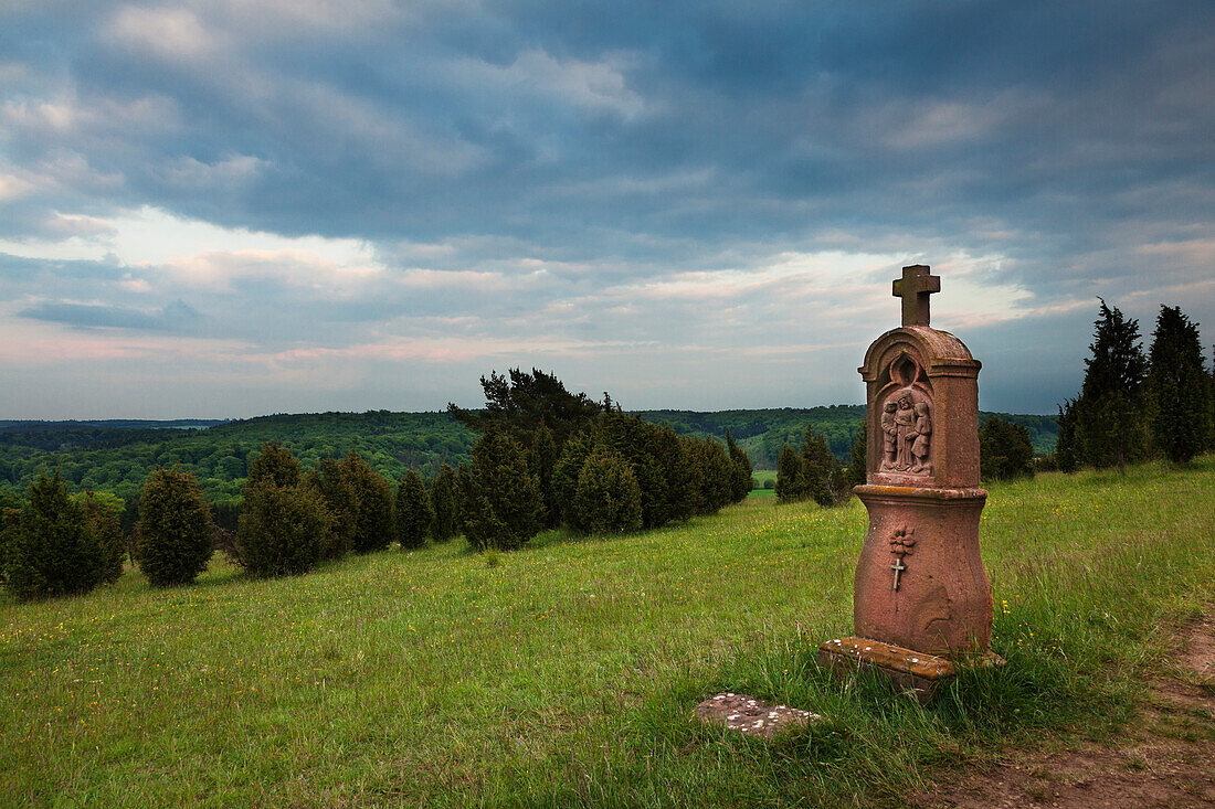 Calvary hill near Alendorf, nature reserve Lampertstal, Eifelsteig, Eifel, Rhineland-Palatinate, Germany