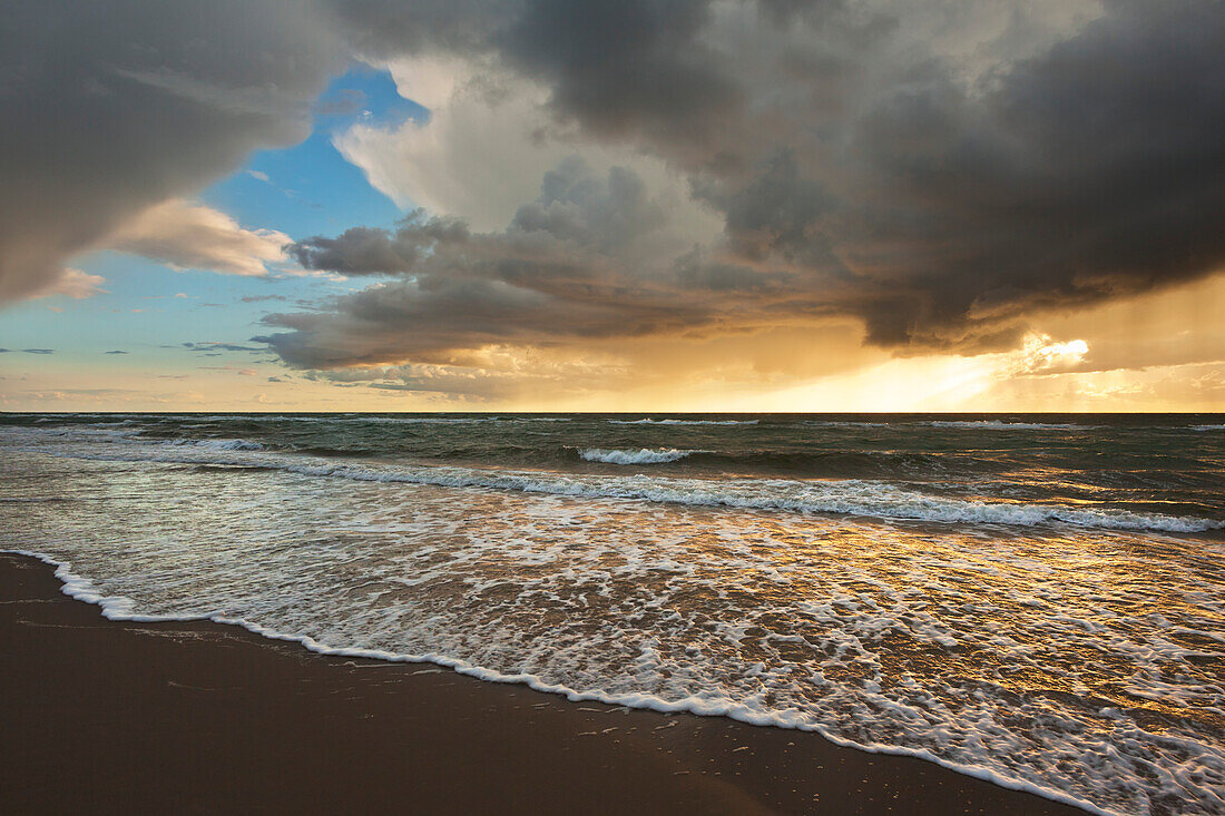 Thunderclouds at western beach, Darss, National Park Vorpommersche Boddenlandschaft, Baltic Sea, Mecklenburg-West Pomerania, Germany