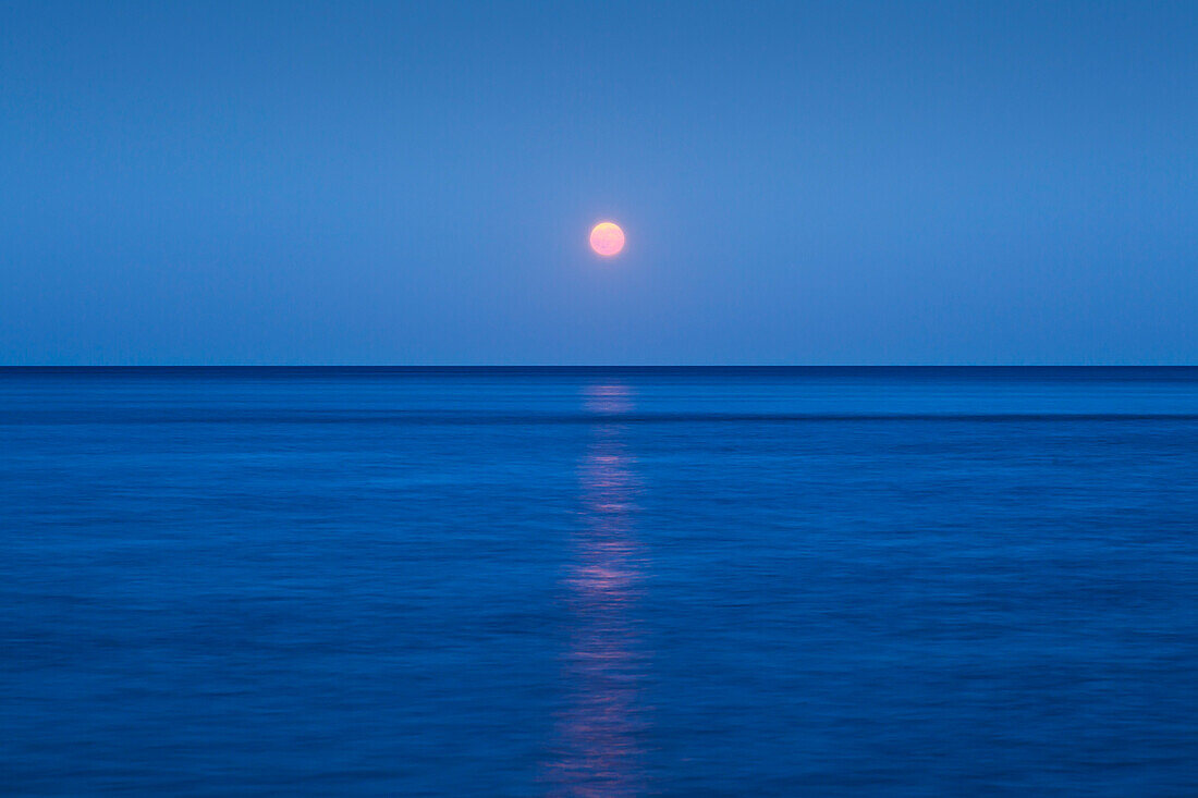 Full moon over the sea, National Park Jasmund, Ruegen island,  Baltic Sea, Mecklenburg-West Pomerania, Germany