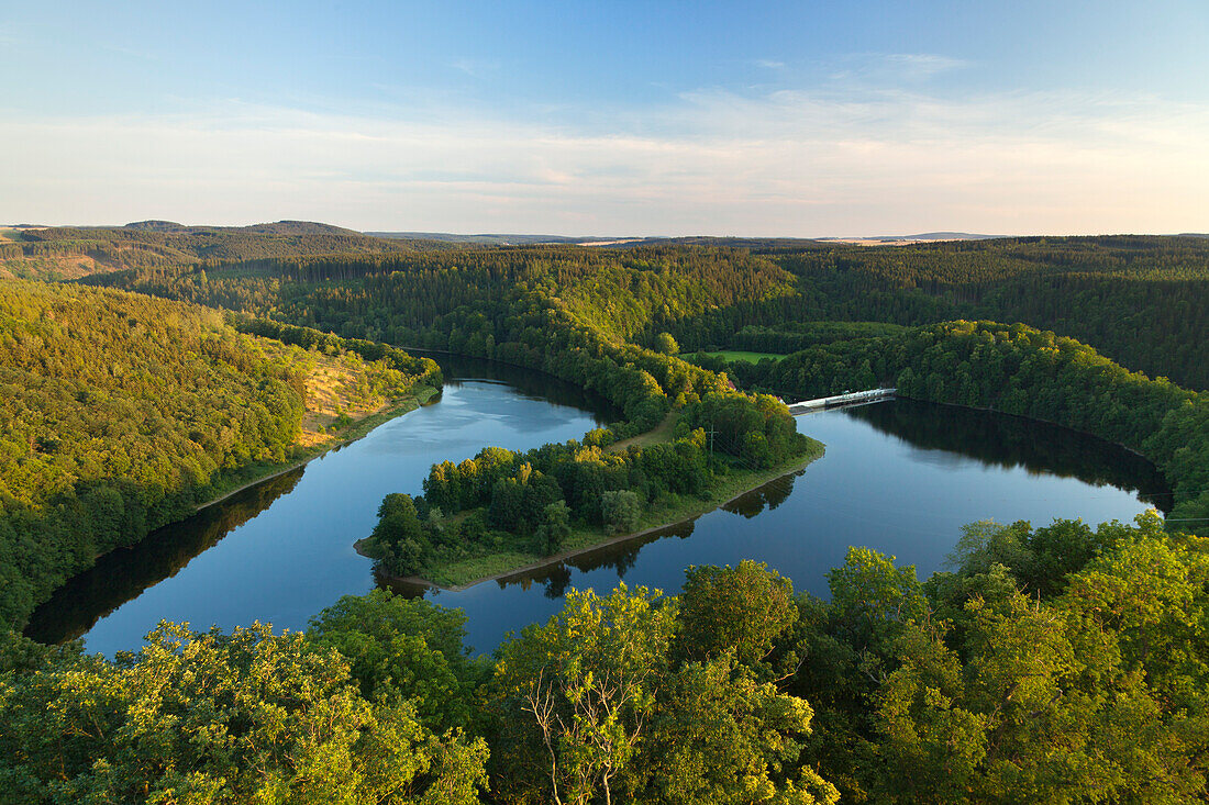 Saale-Staustufe am Schloss Burgk, Naturpark Thüringer Schiefergebirge / Obere Saale, Thüringen, Deutschland