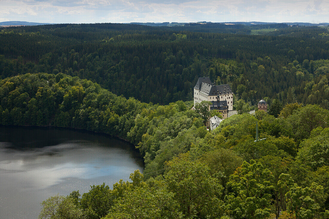 Saale-Staustufe am Schloss Burgk, Naturpark Thüringer Schiefergebirge / Obere Saale, Thüringen, Deutschland