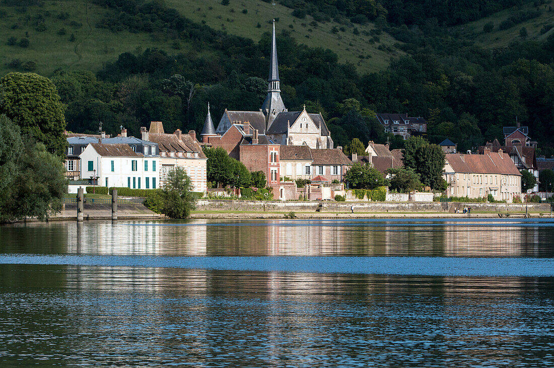 village of le petit andely on the banks of the seine, les andelys, eure (27), normandy, france