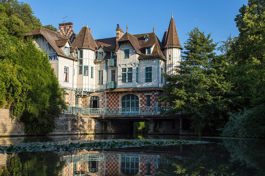 hotel-restaurant le moulin de connelles on the banks of the seine, eure (27), normandy, france