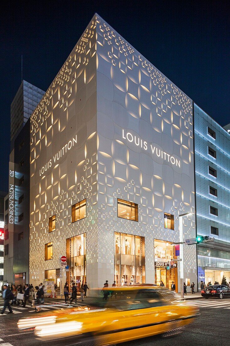 Japan,Honshu,Kanto,Tokyo,Ginza,Louis Vuitton Store