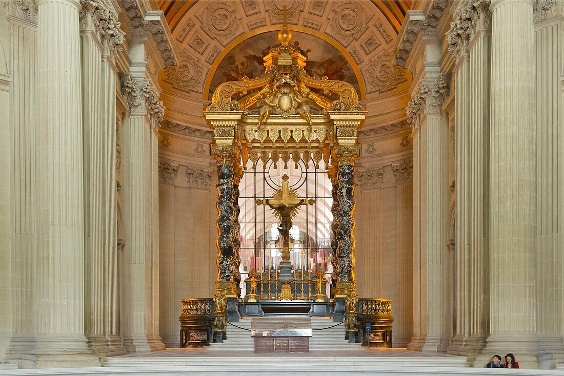 France, Paris 7th district, Invalides, The church Saint Louis des Invalides, built between 1677 and 1706, Architect: Jules Hardouin-Mansart, The choir and canopy of the  high altar