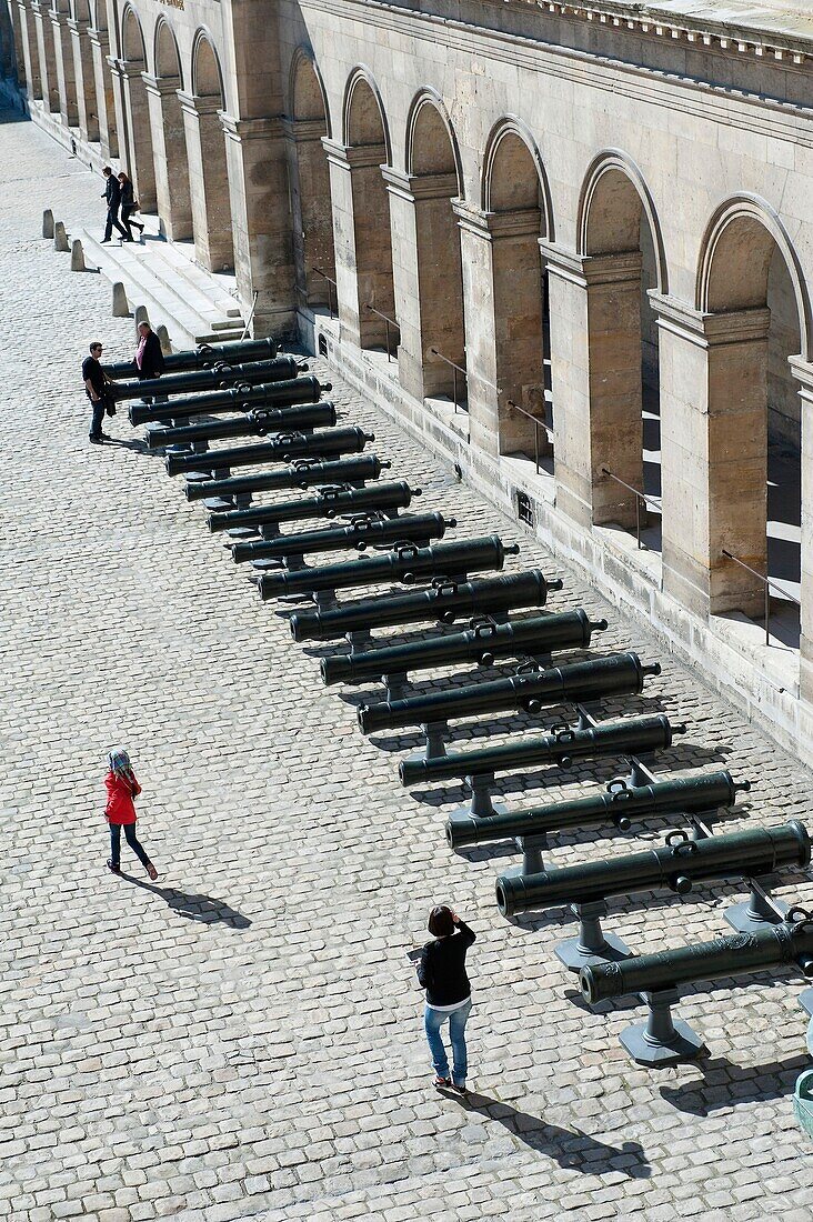 France, Paris 7th district, Invalides, The main courtyard, Architecte: Liberal Bruant (between 1671 and 1676)