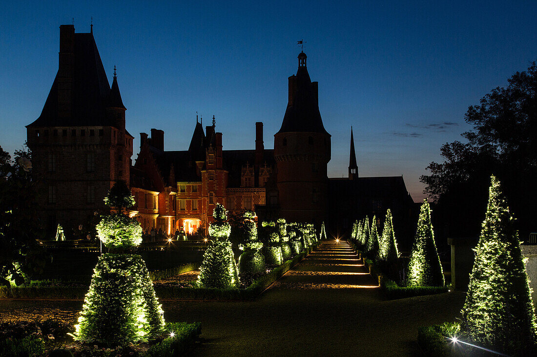 illumination at nightfall of the french-style gardens by andre le notre, chateau de maintenon, eure-et-loir (28), france