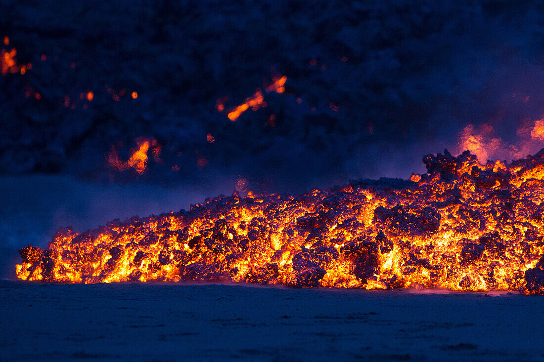 the volcano holuhraun erupting and spewing lava and toxic gasses (sulfur dioxide) over northern europe, baroarbunga volcanic system, northern iceland, europe