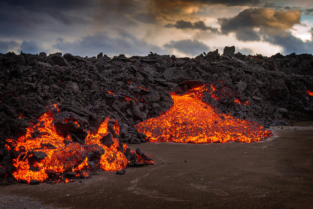 site of the eruption of the volcano holuhraun spewing out lava and toxic gasses (sulphur dioxide) over northern europe, bardarbunga volcanic system, f910, north of the glacier dyngjujokull in the glacier vatnajokull glacier, highlands, northeast iceland, 