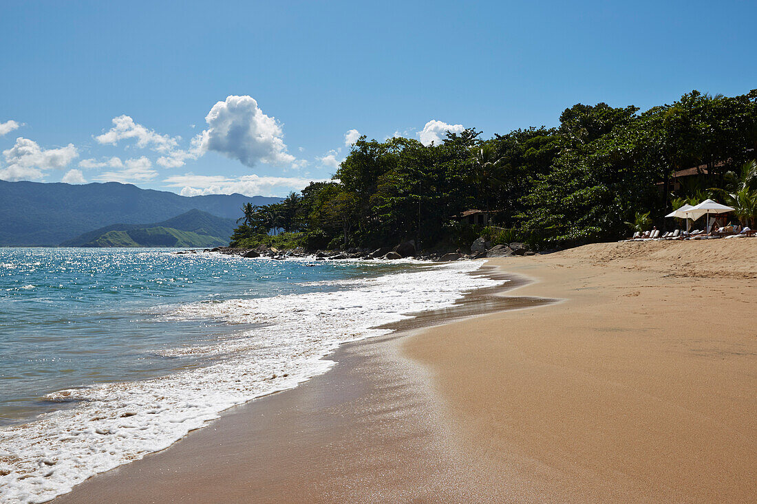 Praia do Curral, auf Westseite der Insel Ilhabela, Costa Verde, Sao Paulo, Brasilien