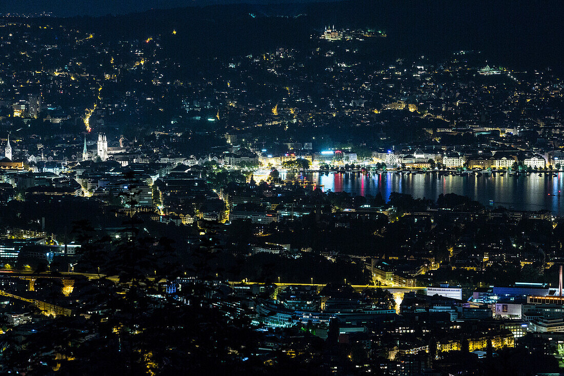 Zürich in der Nacht, Ausblick vom Uetliberg, Zürich, Schweiz