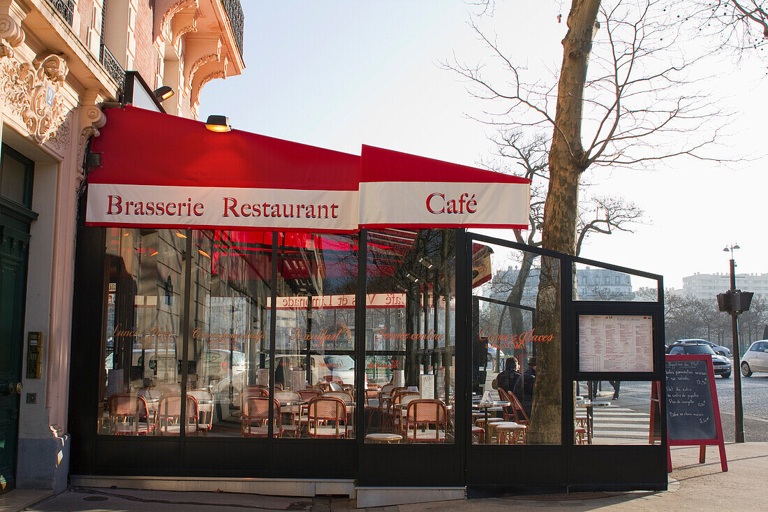 France, Paris, Boulevard Blanqui, terrace of a café on the sidewalk