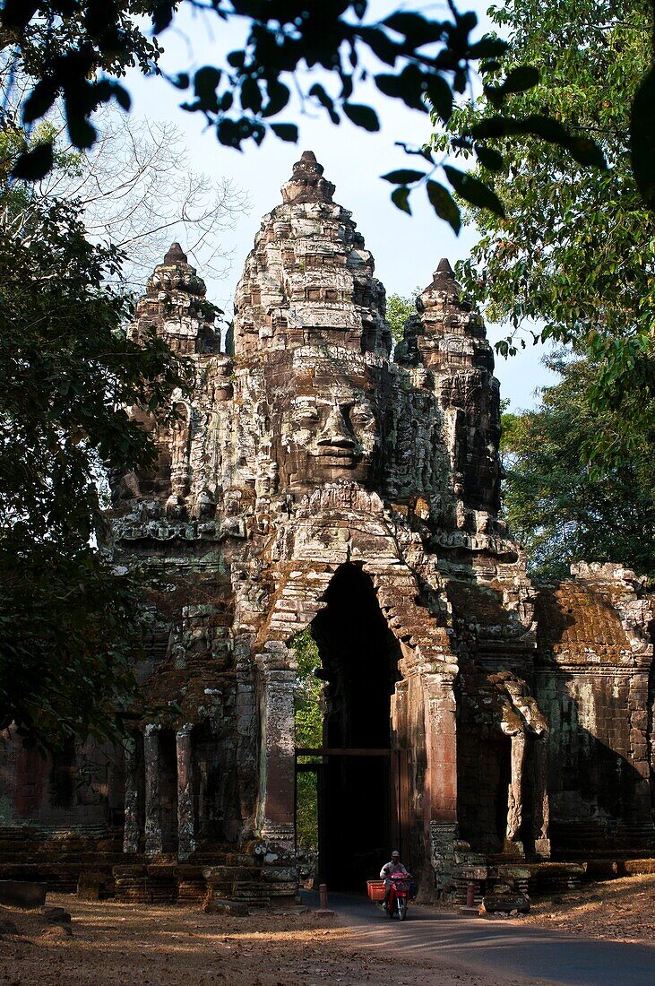 Camdodia, Siem Reap Province, Siem Reap Town, Angkor Temples, Site World Heritage of Humanity by Unesco in 1992, North door of Angkor Thom