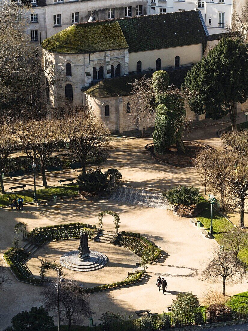 France, Paris, René Viviani public garden and St Julien-le-Pauvre church