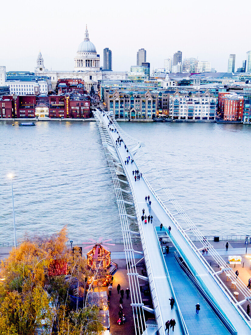 St. Pauls and the Millennium Bridge over the River Thames, London, England, United Kingdom, Europe