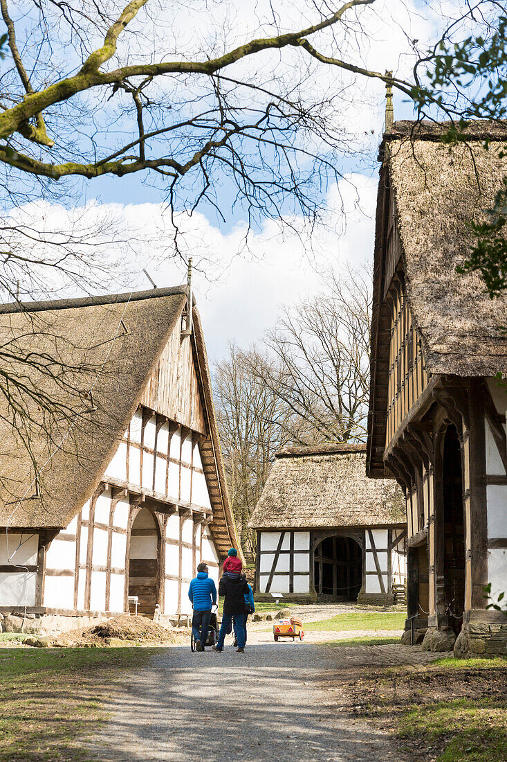 LWL-Freilichtmuseum Detmold, traditionelle Häuser, Fachwerkhaus, Dorfleben, Detmold, Nordrhein-Westfalen, Deutschland