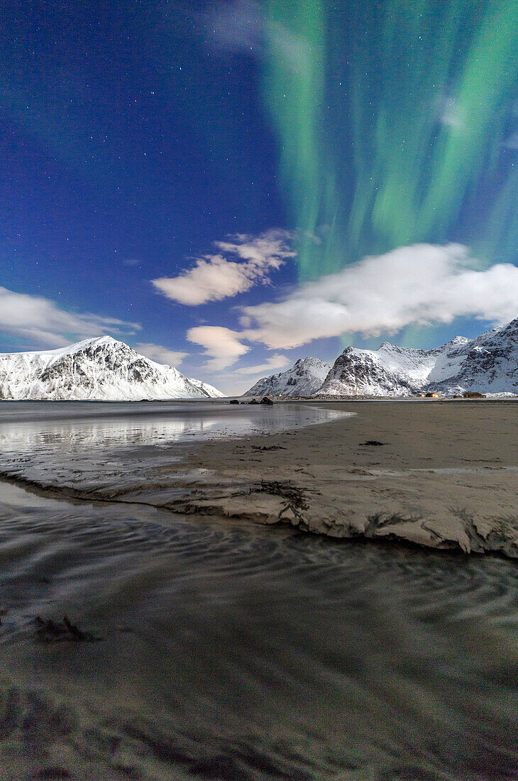 Northern Lights (aurora borealis) on Skagsanden sky, Lofoten Islands, Arctic, Norway, Scandinavia, Europe