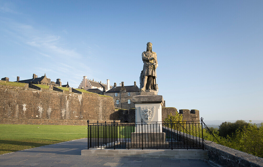 Statue of Robert the Bruce, Stirling Castle, Scotland, United Kingdom, Europe