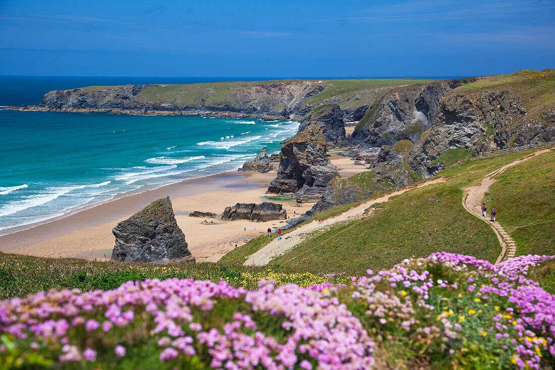 File:Steep steps to Bedruthan Beach - geograph.org.uk - 1013897.jpg -  Wikimedia Commons