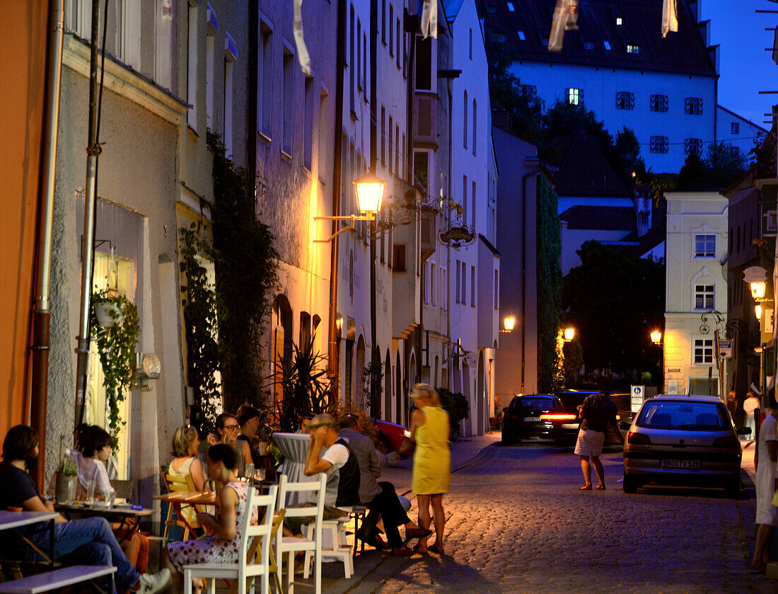 In the evening in the Schuster alley, Wasserburg at Inn river, Upper Bavaria, Bavaria, Germany