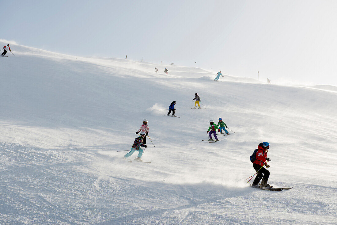 Skischule, Skigebiet Warth-Schröcken, Bezirk Bregenz, Bregenzerwald, Vorarlberg, Österreich