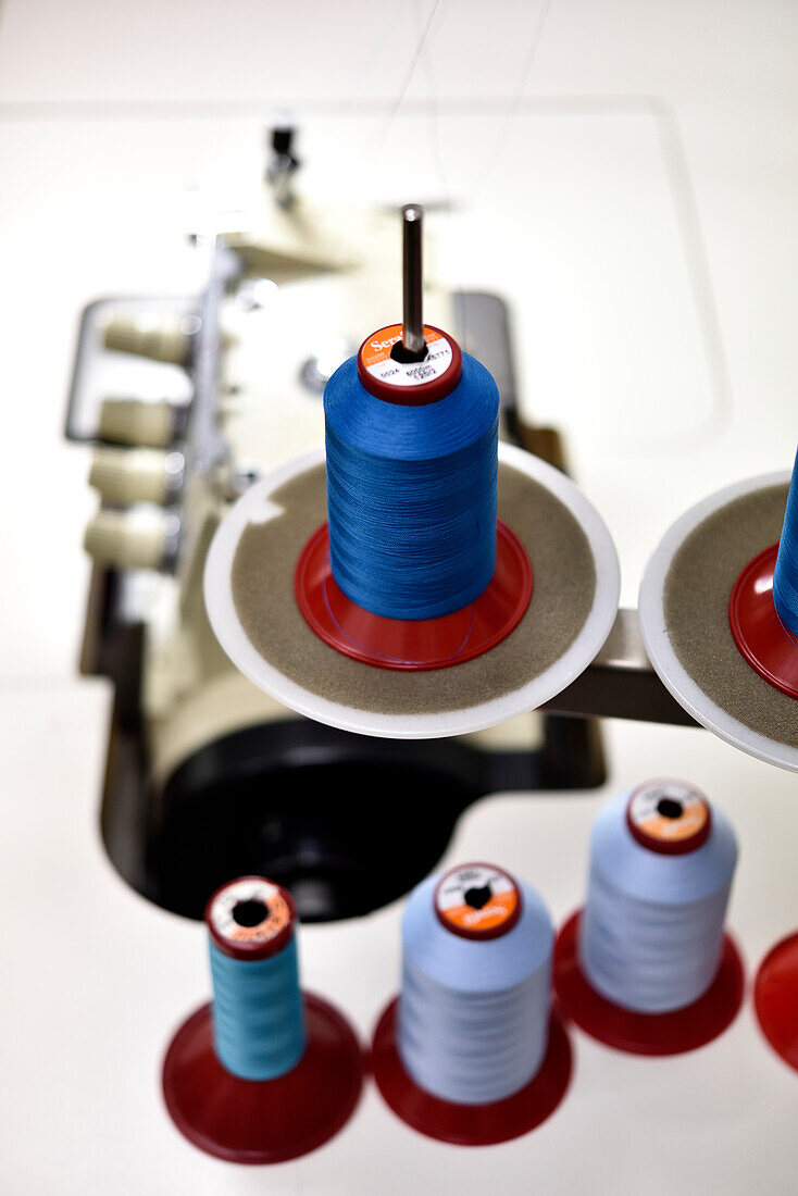 sewing thread, garns at a dressmakers in Hamburg, Germany
