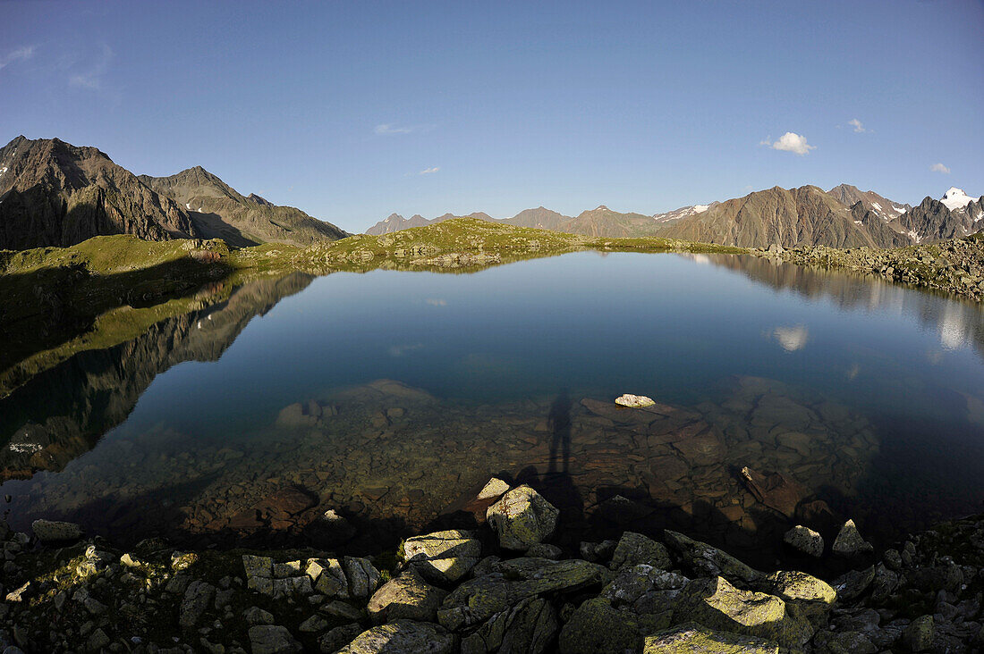 Mutterberger See im Stubai Tal, Blick auf Stubaier Alpen, Tirol, Österreich