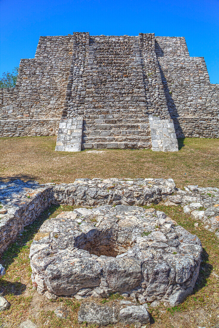 Structure Q-62, Mayapan, Mayan archaeological site, Yucatan, Mexico, North America
