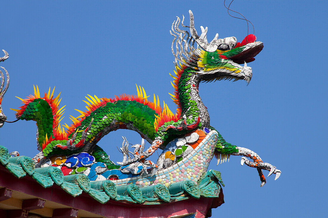 Chinesischer Drachen am Kaitai Tianhou Tempel in Anping bei Tainan, Taiwan, Republik China, Asien