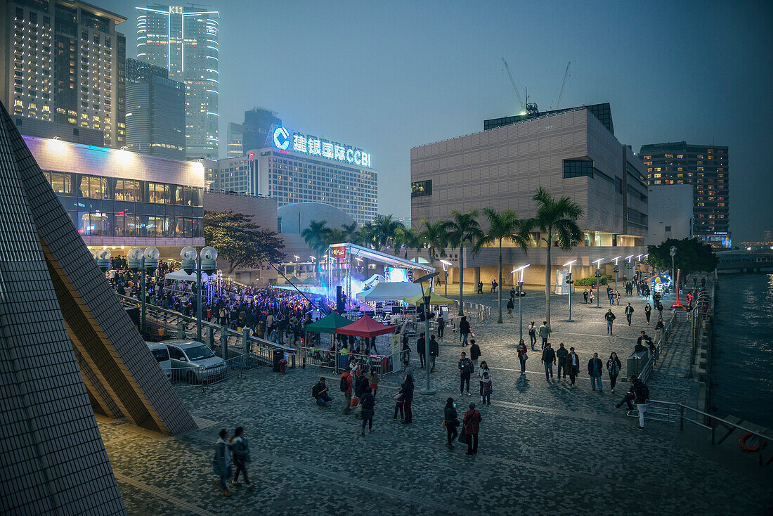 Benefiz Konzert beim Museums Komplex bei Nacht, Kowloon, Hongkong, China, Asien