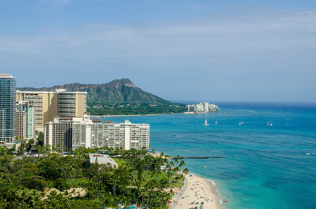 Waikiki Beach and Diamond Head, Waikiki, Honolulu, Oahu, Hawaii, United States of America, Pacific