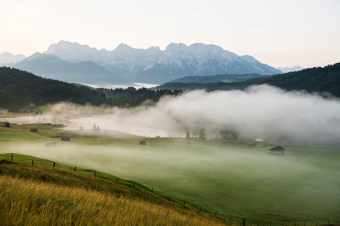 Sonnenaufgang, Geroldsee, Wagenbrüchsee, Krün, bei Garmisch-Partenkirchen, Oberbayern, Bayern, Deutschland